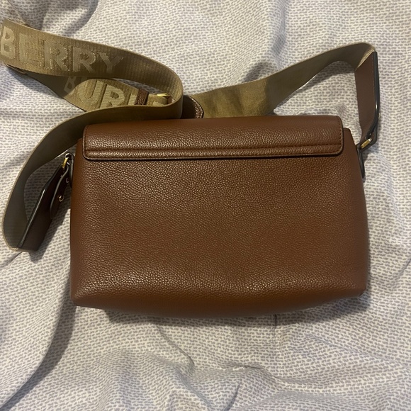 Burberry Note Shoulder Bag - Picture 2 of 11